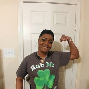 Meet your Posher, Dee